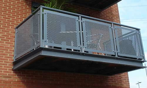 Perforated metal screen panel